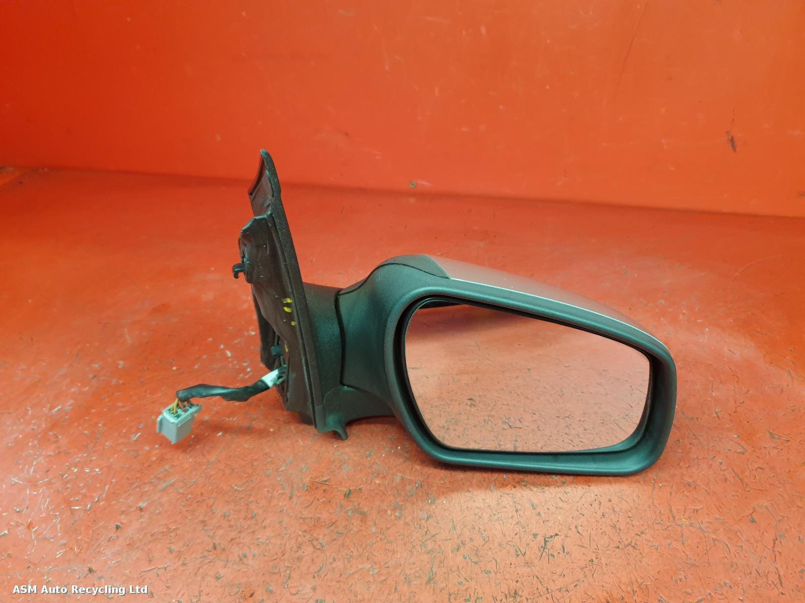 View Auto part R Door Mirror Ford Focus 2006