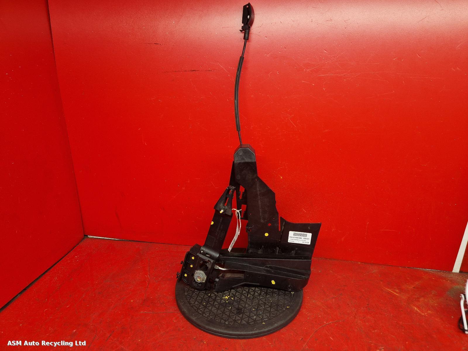 View Auto part Door Lock Assembly Ford Fiesta 2005