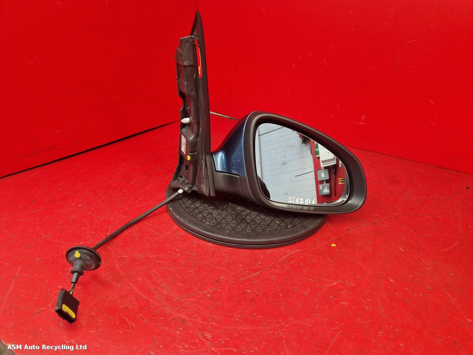View Auto part R Door Mirror Vauxhall Astra 2013
