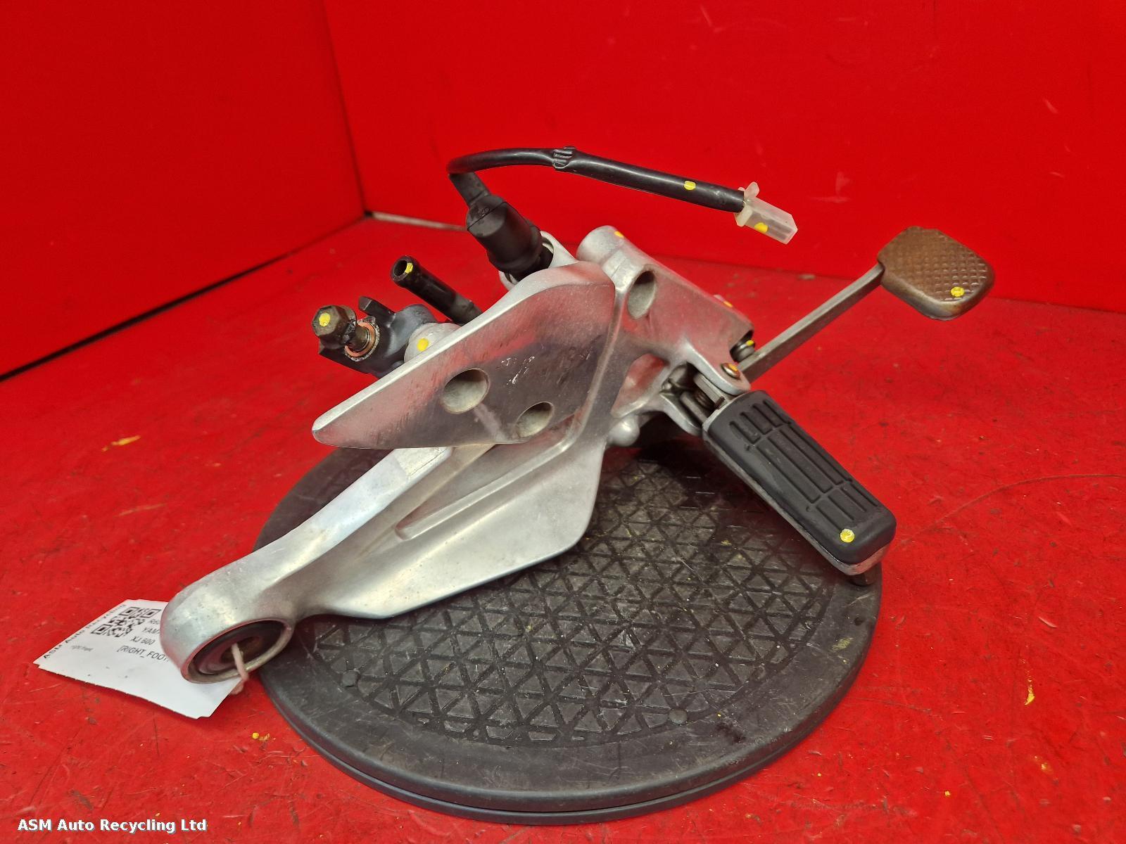 View Auto part Right Footrest Yamaha Xj 600 1998