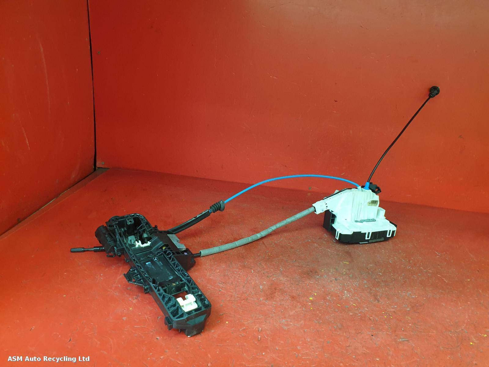 View Auto part Door Lock Assembly Mercedes C Class 2008