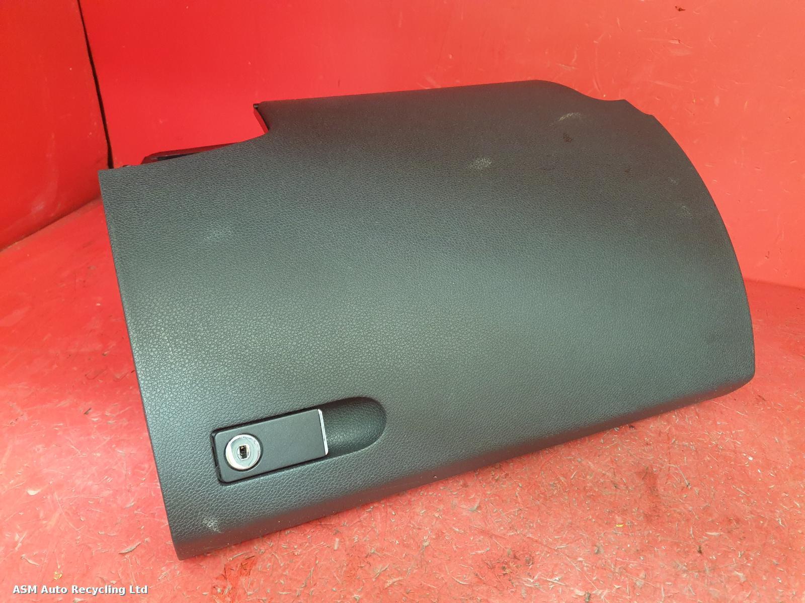 View Auto part Glove Box Mercedes C Class 2008