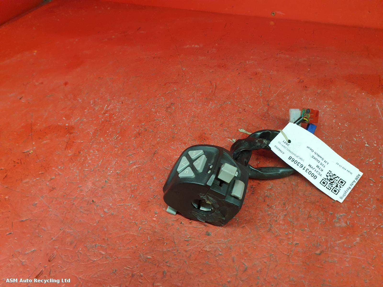 View Auto part LH Switch Gear Ktm 125 Duke 2021