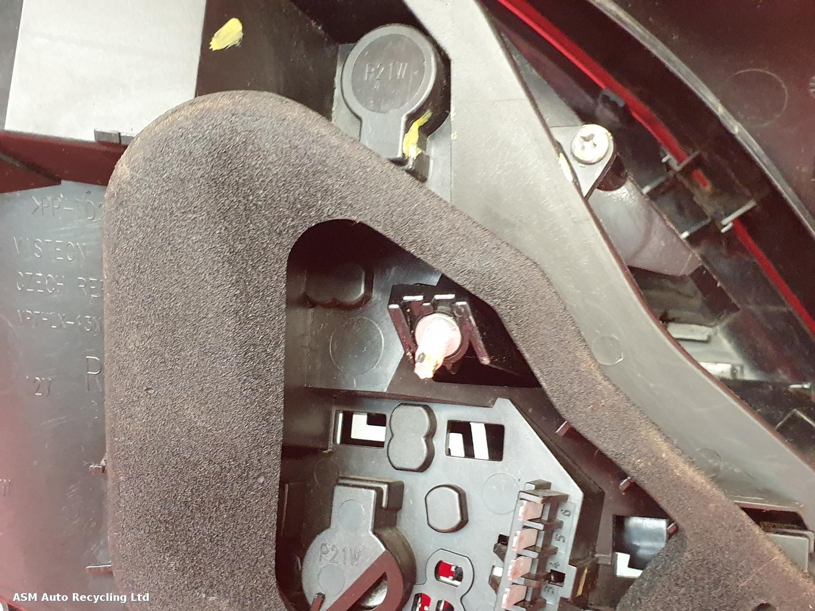 View Auto part R Taillight Vauxhall Astra 2007
