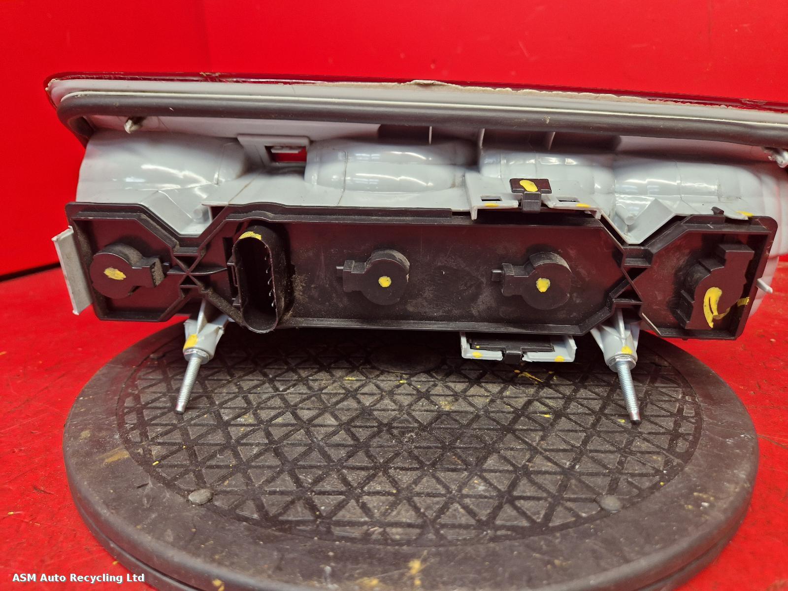 View Auto part R Taillight Ford Transit Connect 2006
