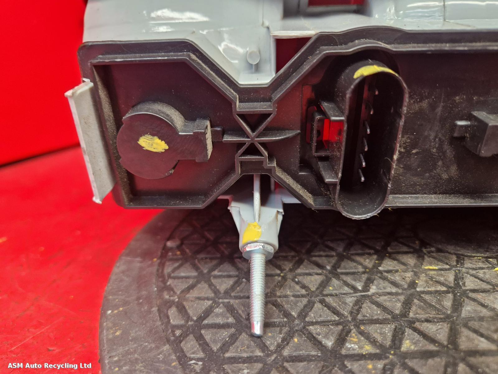 View Auto part R Taillight Ford Transit Connect 2006