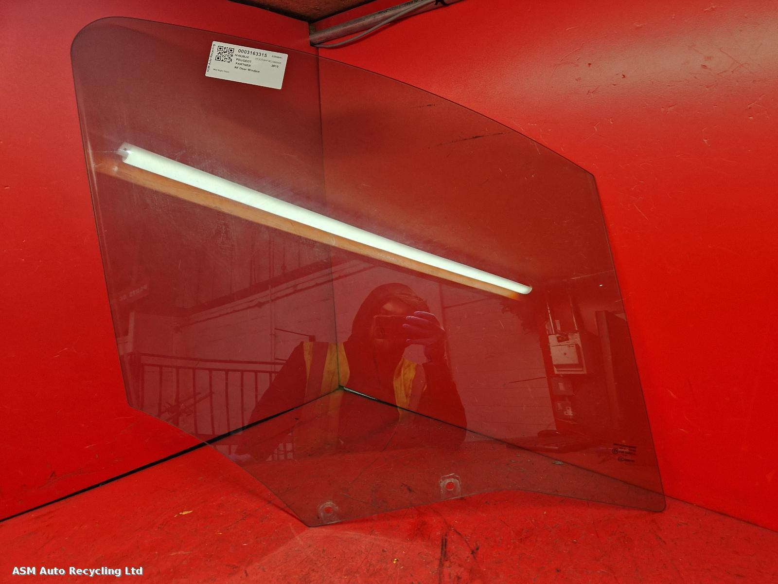 View Auto part RF Door Window Peugeot Partner 2013