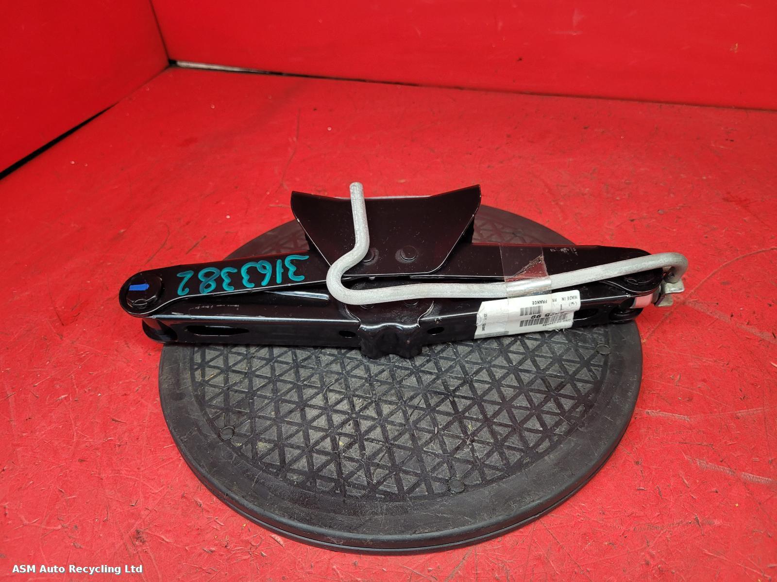 View Auto part Jack Citroen Ds3 2015