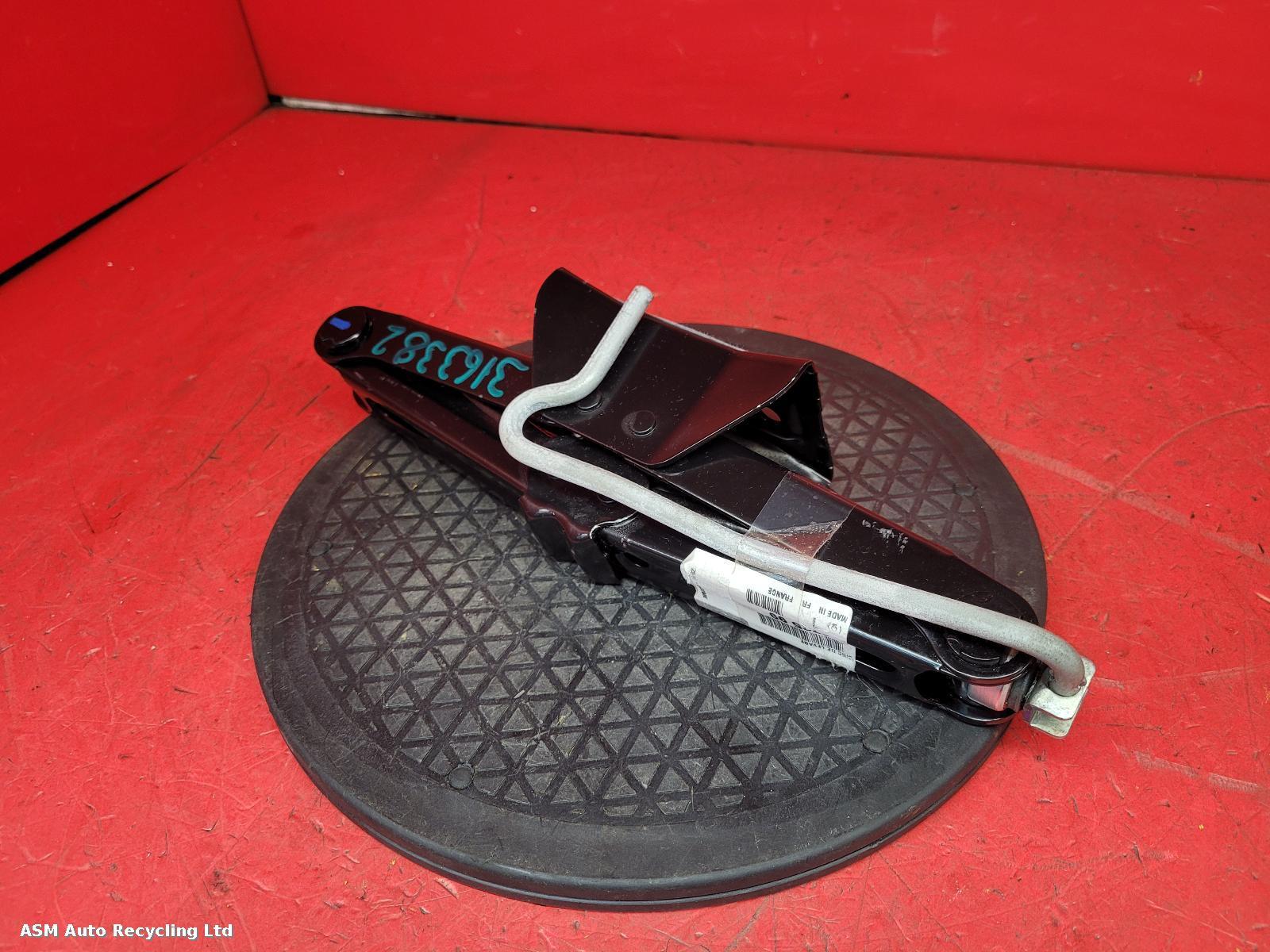 View Auto part Jack Citroen Ds3 2015