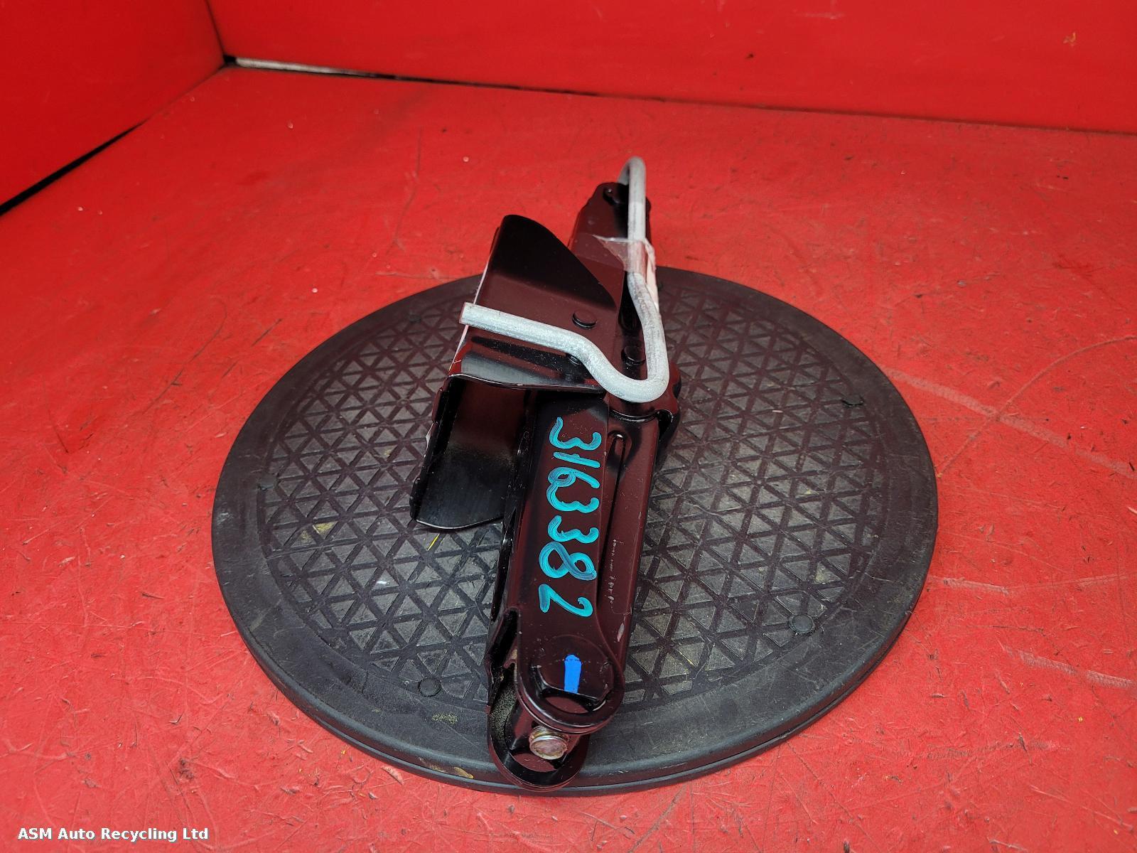 View Auto part Jack Citroen Ds3 2015