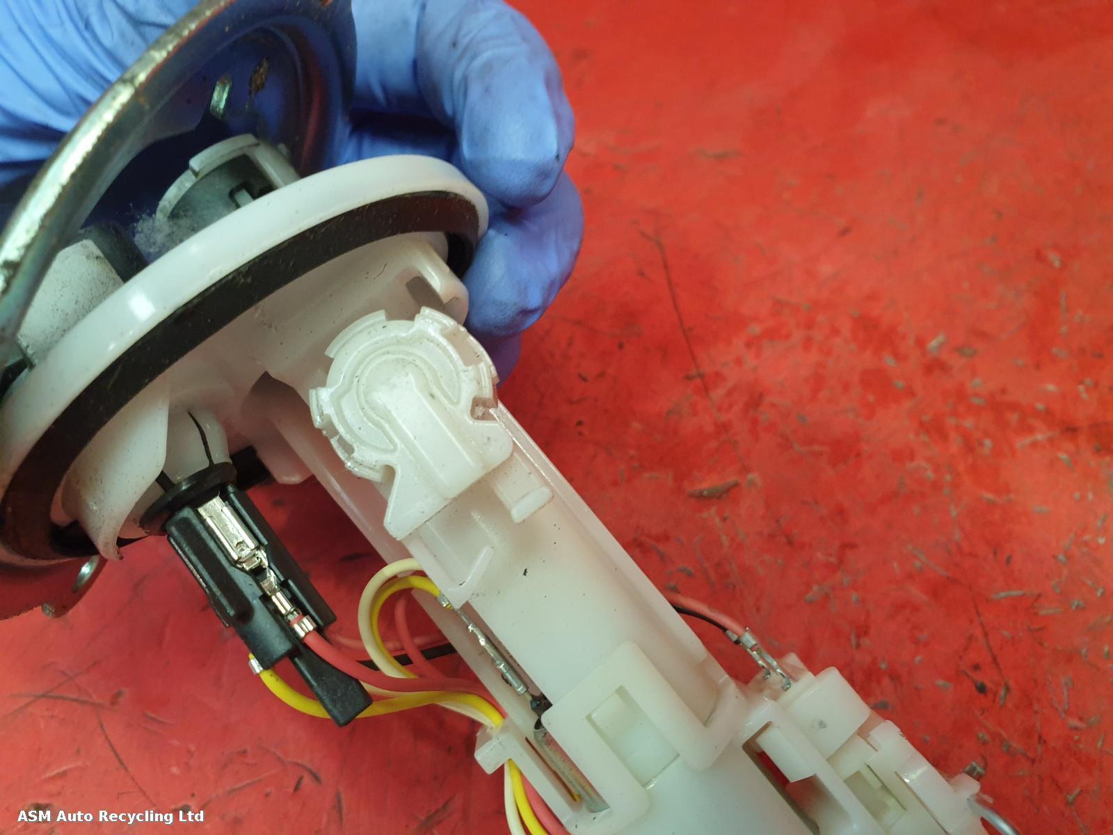 View Auto part Fuel Pump Yamaha Tricity 125 2020