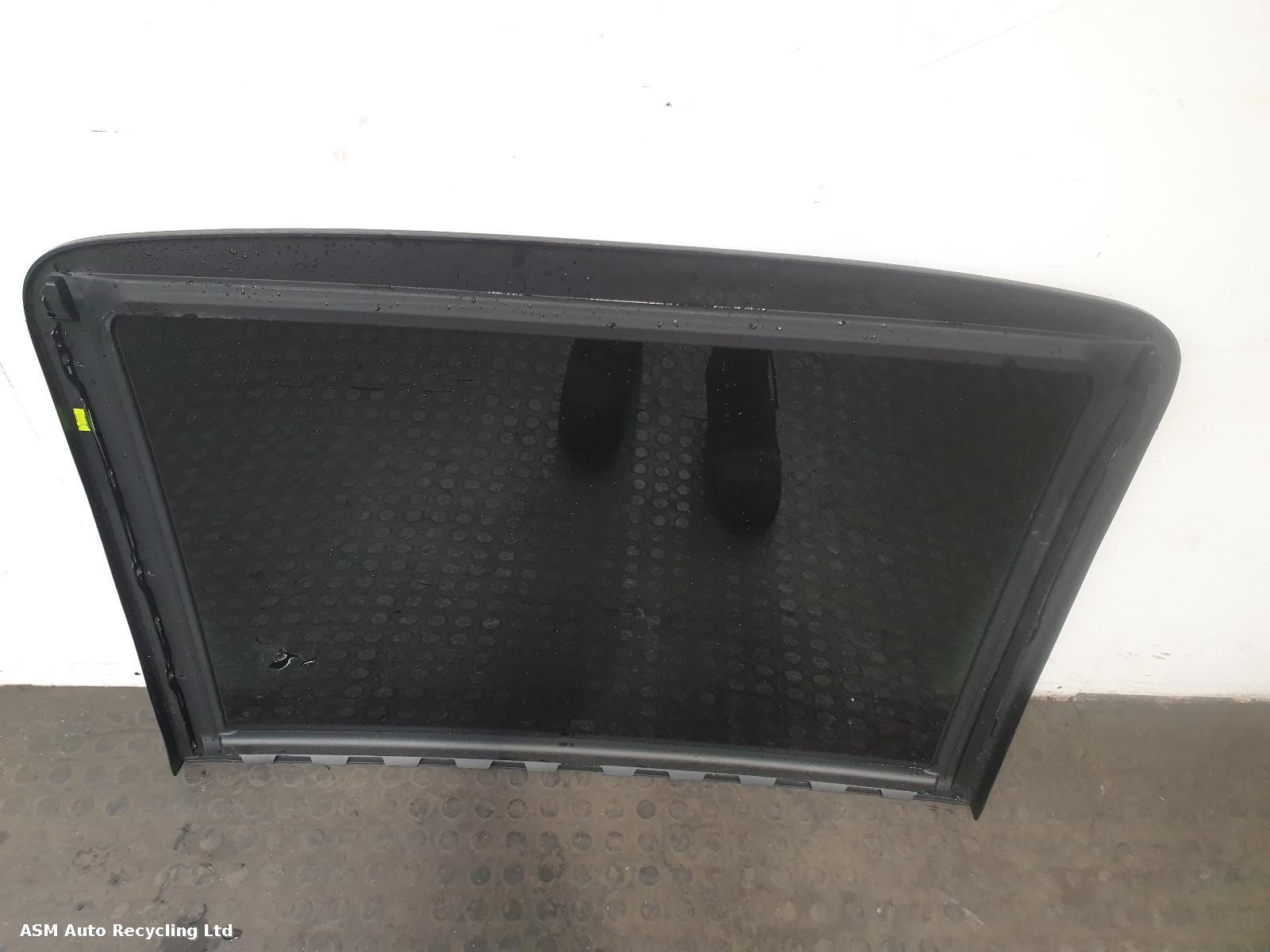 View Auto part Sunroof/Roof Glass/T Volkswagen Touareg 2020
