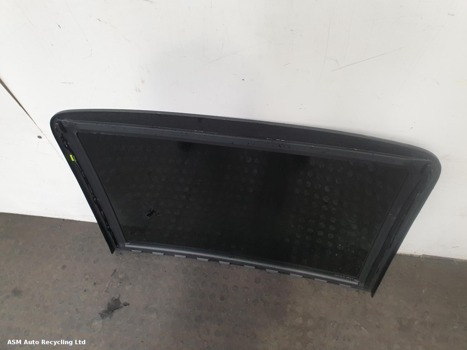 View Auto part Sunroof/Roof Glass/T Volkswagen Touareg 2020