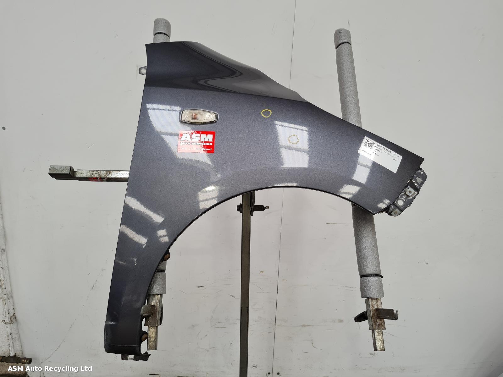 View Auto part R Wing Hyundai I10 2011