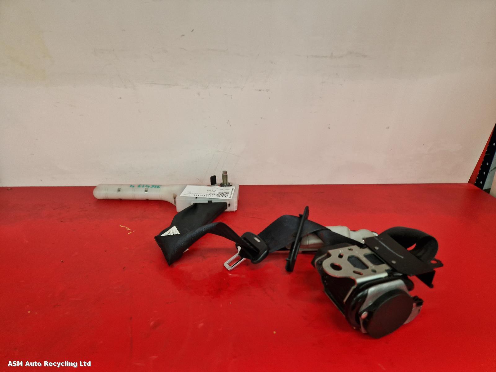 View Auto part Seat Belt Nissan Juke 2011