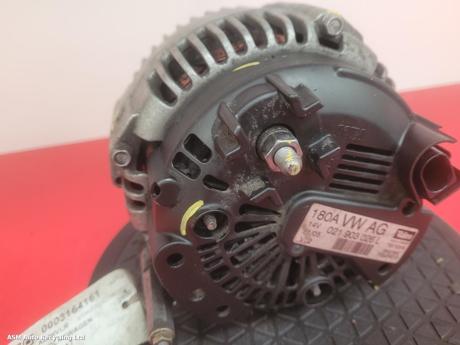 View Auto part Alternator Volkswagen Passat 2006