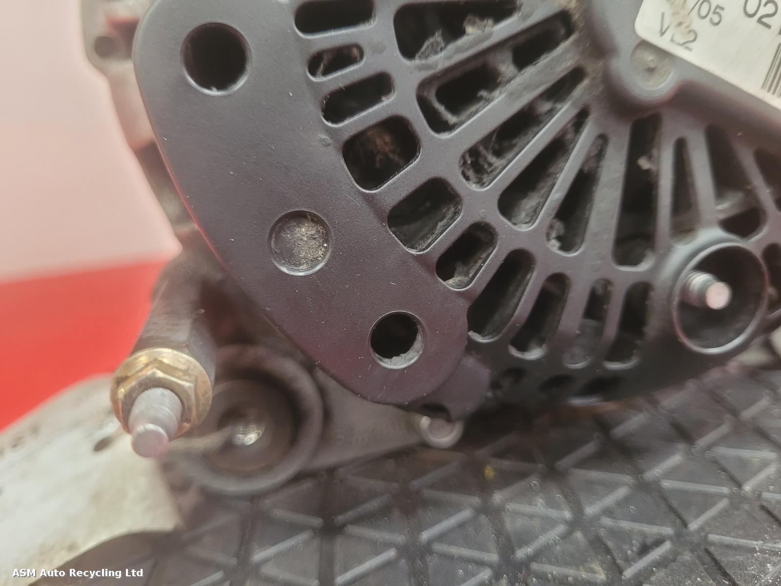 View Auto part Alternator Volkswagen Passat 2006