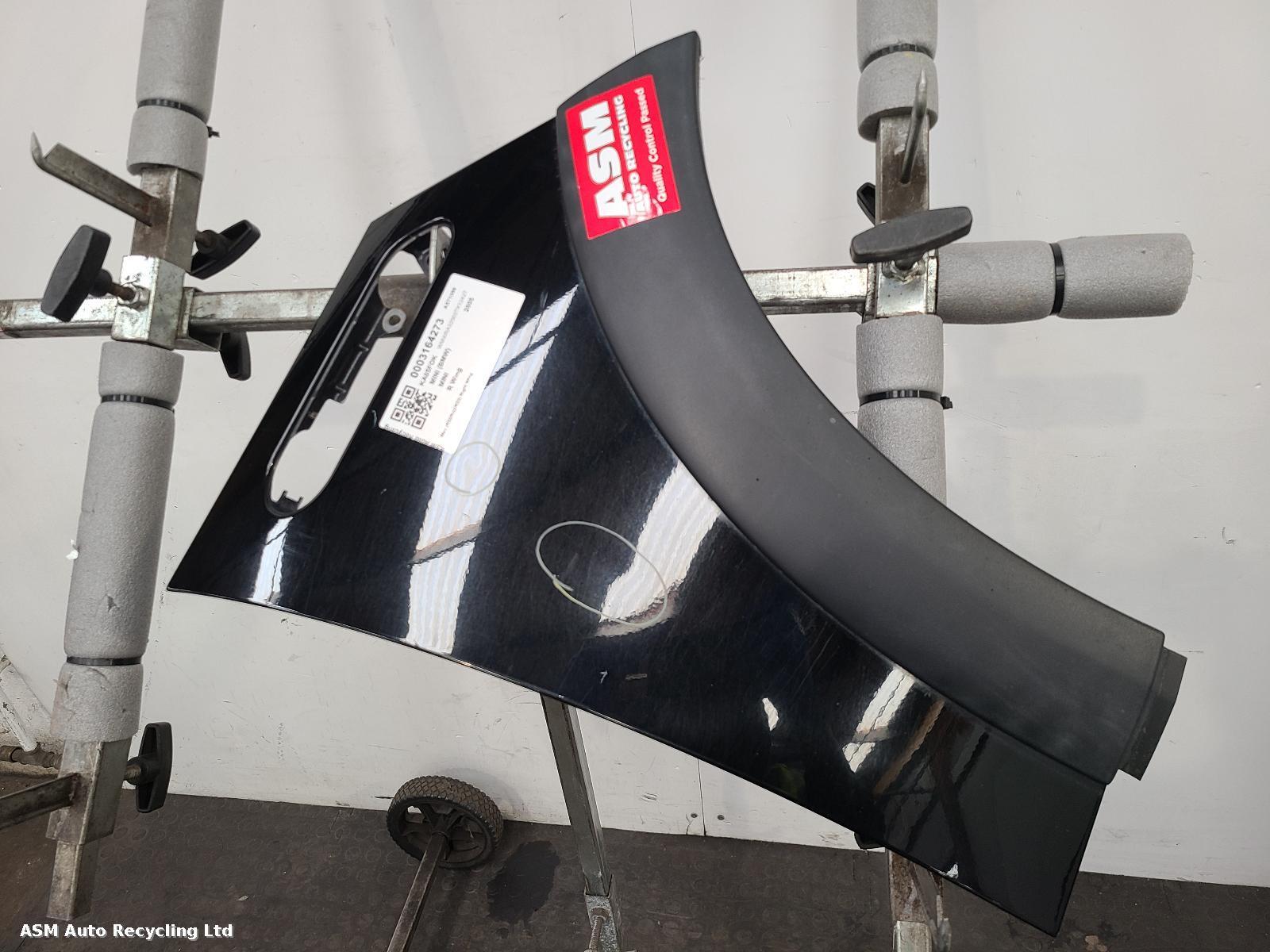 View Auto part R Wing Mini (bmw) Mini 2005