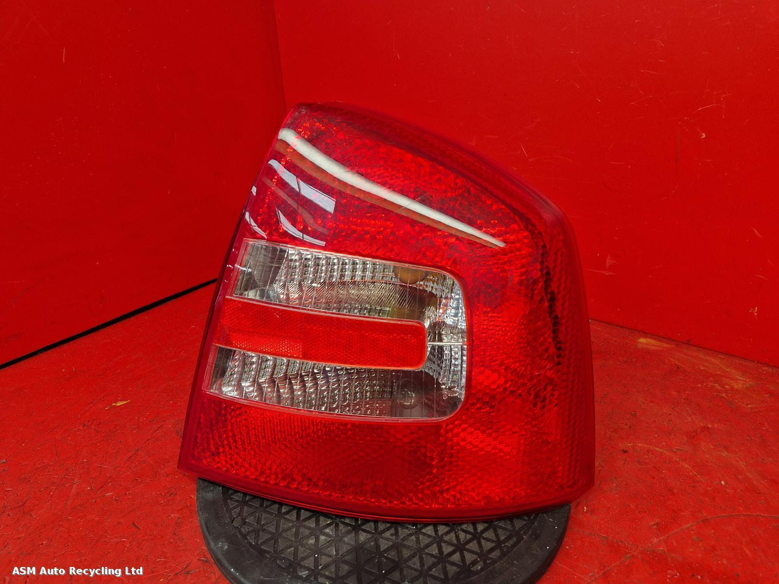 View Auto part R Taillight Skoda Octavia 2006