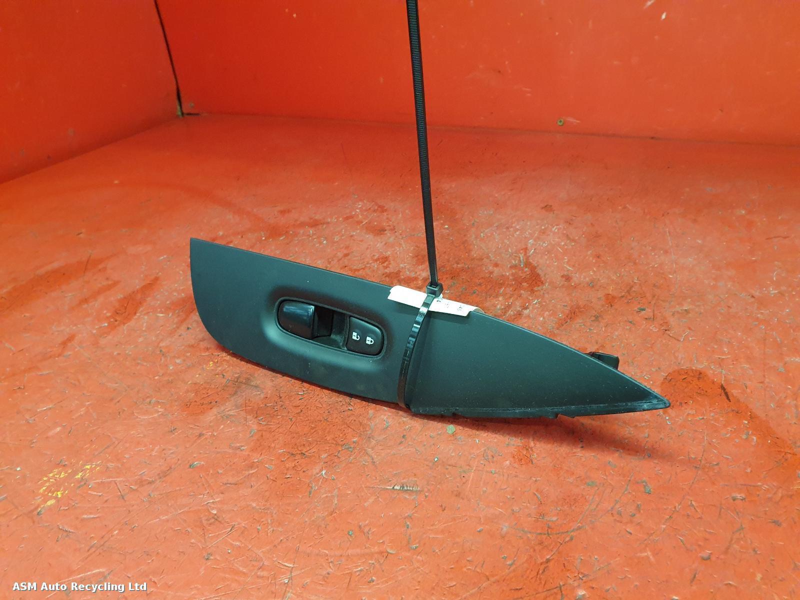 View Auto part Elect. Window Switch Nissan Qashqai 2014