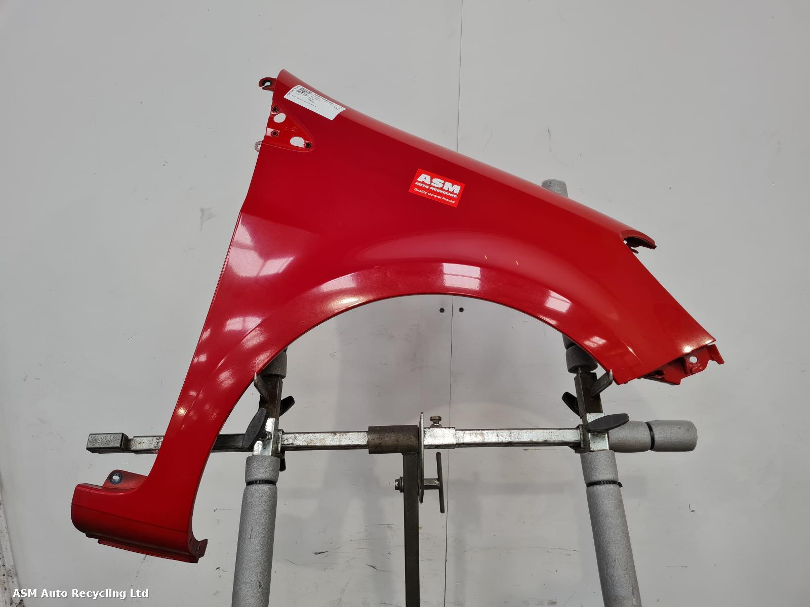 View Auto part R Wing Renault Clio 2010
