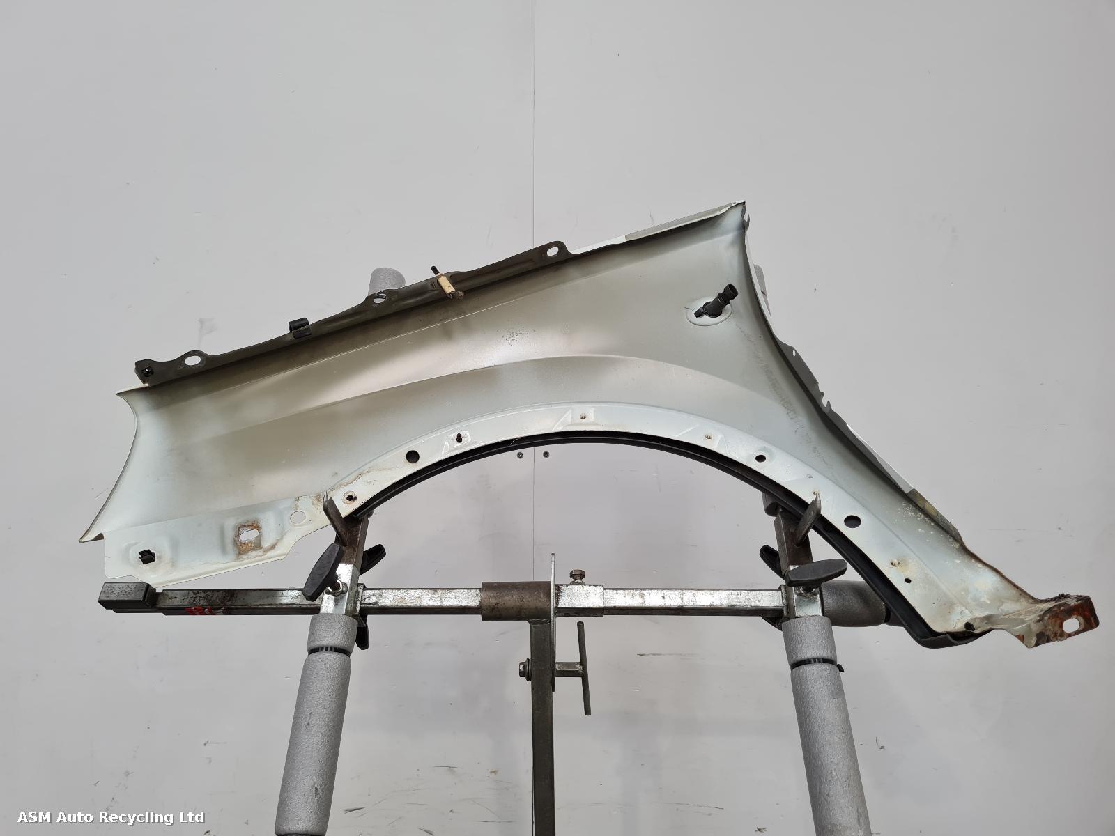View Auto part R Wing Vauxhall Combo 2003