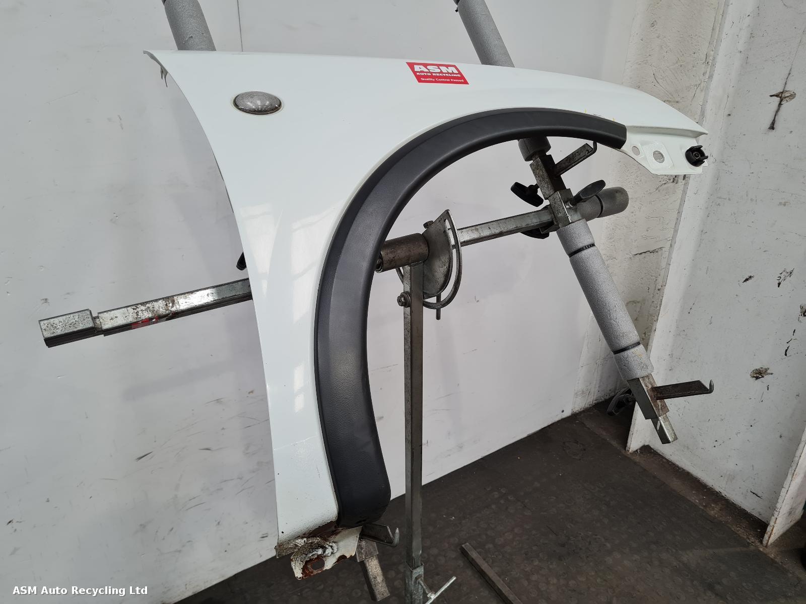 View Auto part R Wing Vauxhall Combo 2003