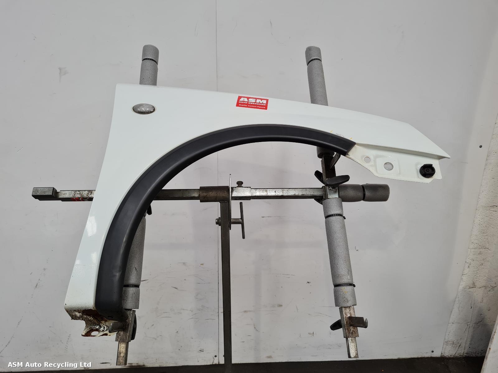 View Auto part R Wing Vauxhall Combo 2003