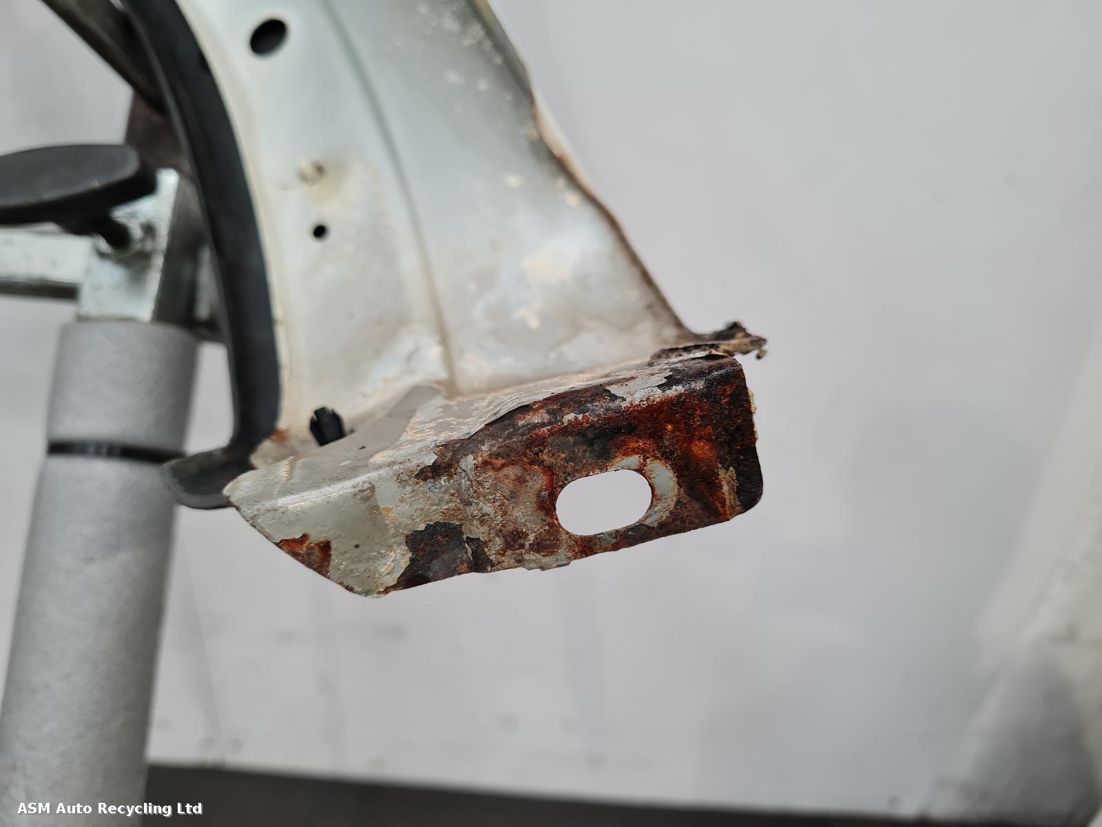 View Auto part R Wing Vauxhall Combo 2003