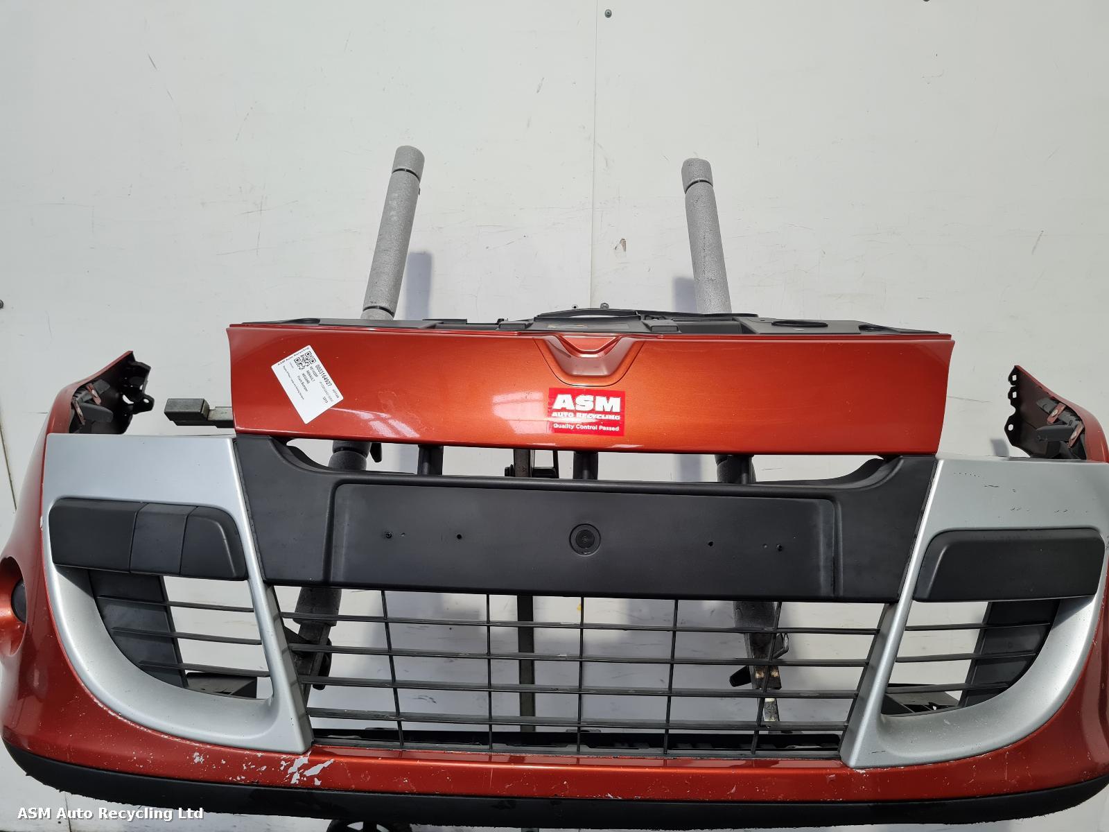 View Auto part Front Bumper Renault Megane 2010