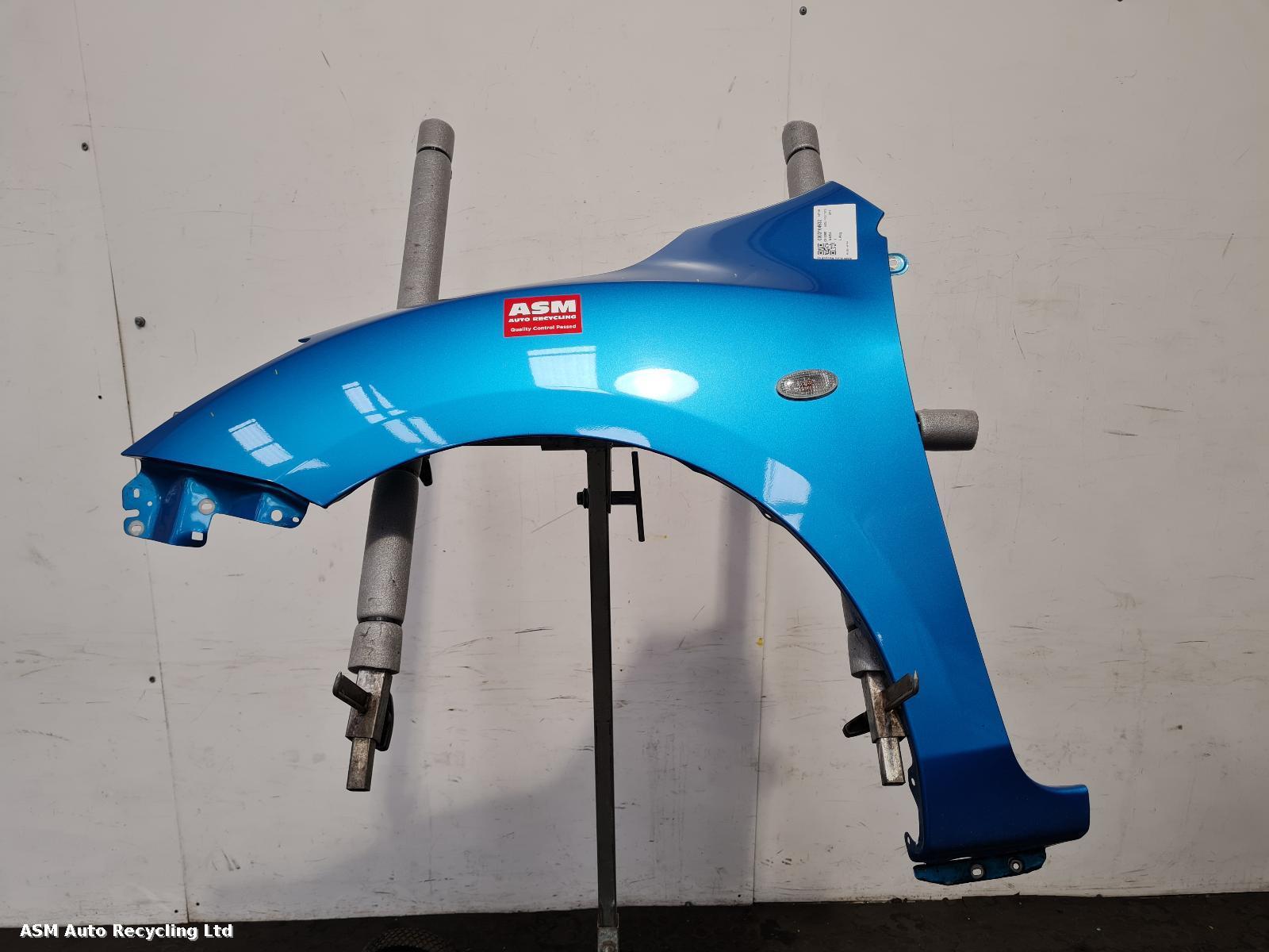 View Auto part L Wing Mazda 3  2010