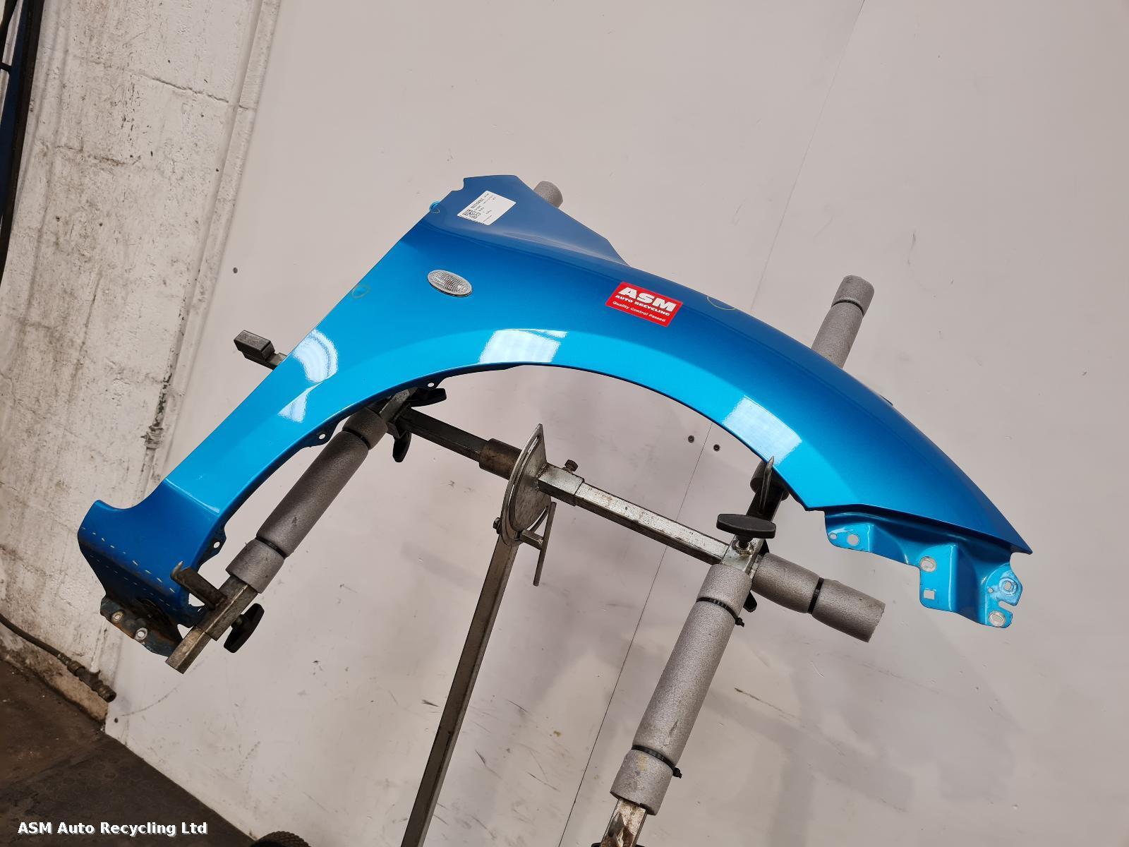 View Auto part R Wing Mazda 3  2010