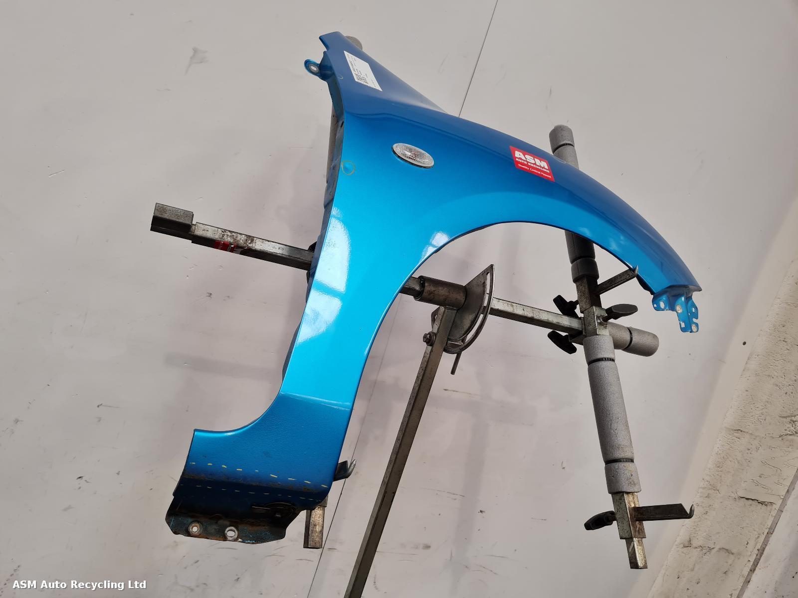 View Auto part R Wing Mazda 3  2010