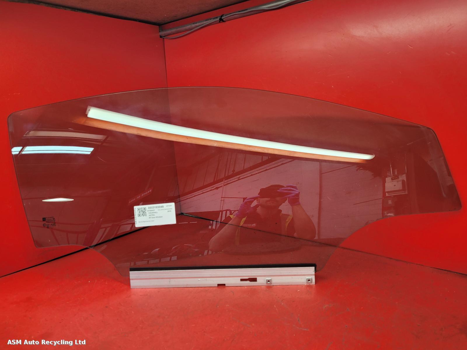 View Auto part RF Door Window Vauxhall Astra 2010