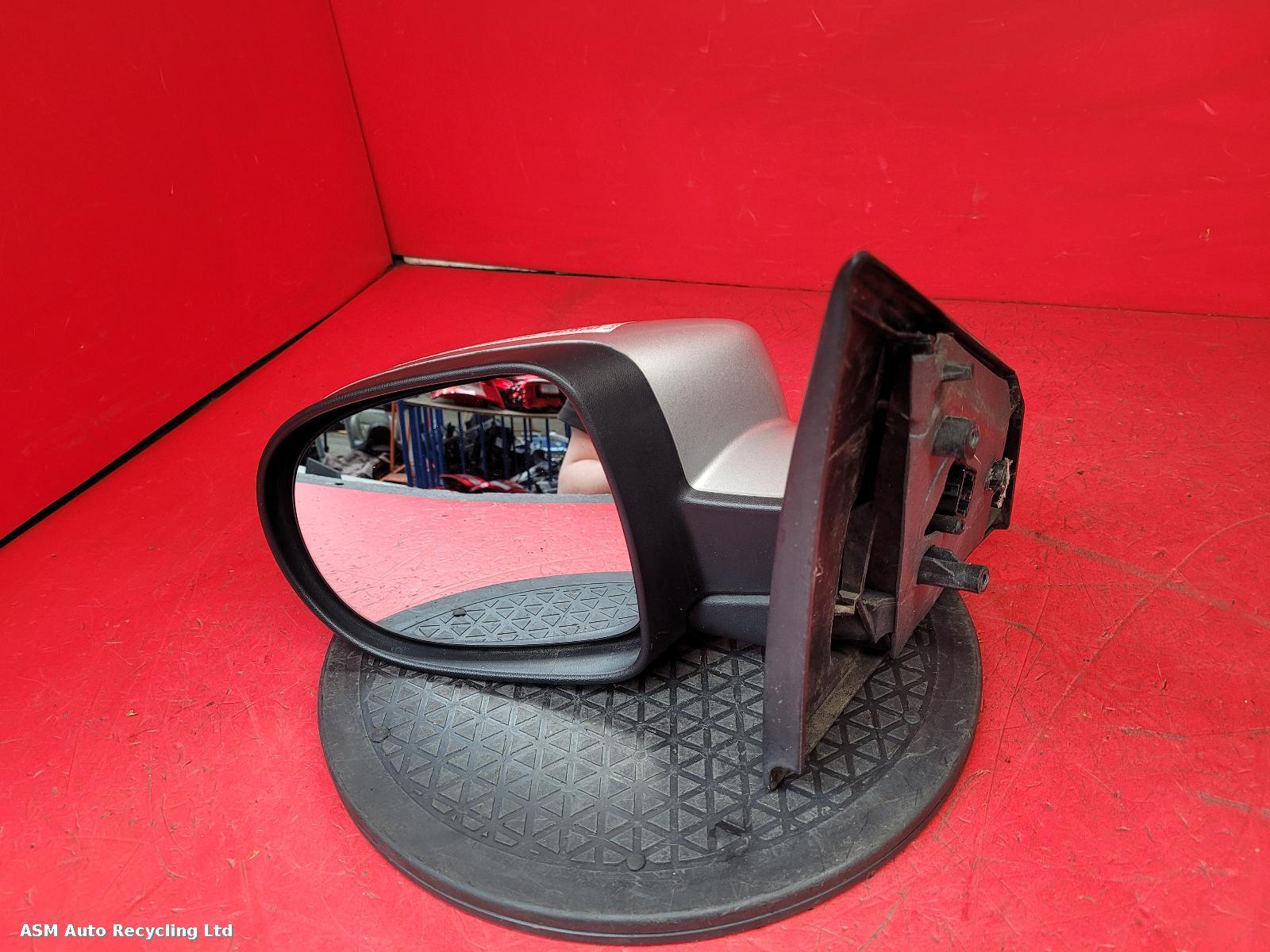 View Auto part L Door Mirror Renault Clio 2009
