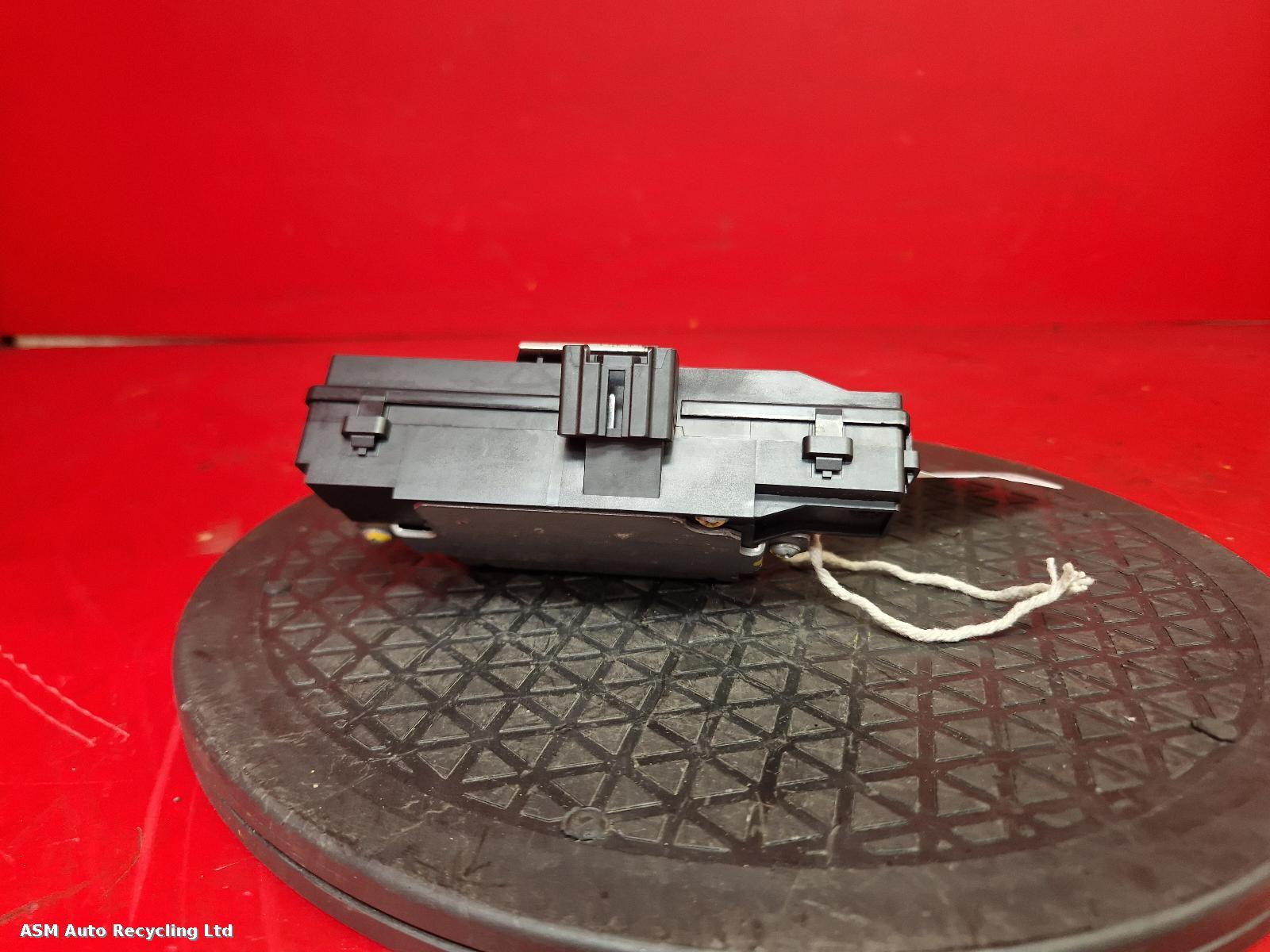 View Auto part Bootlid/Tailgate Lock Land Rover Range Rover Sport 2006