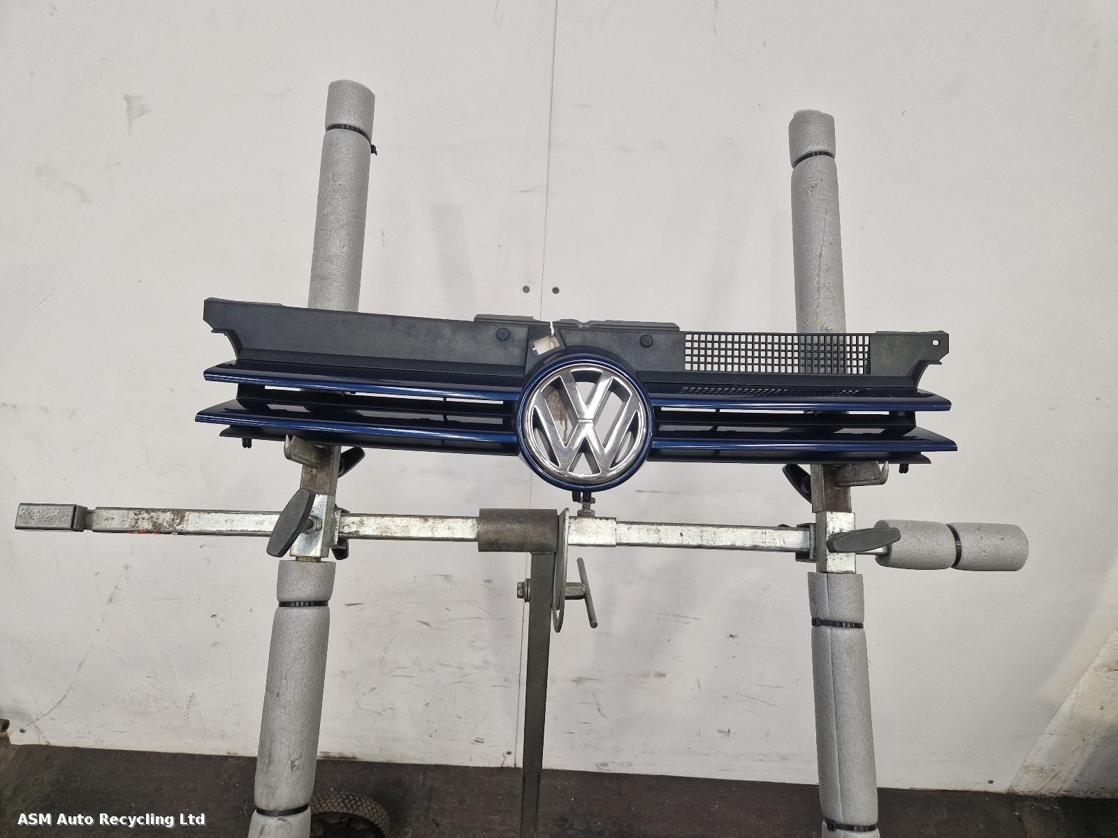 View Auto part Grille Volkswagen Golf 2001