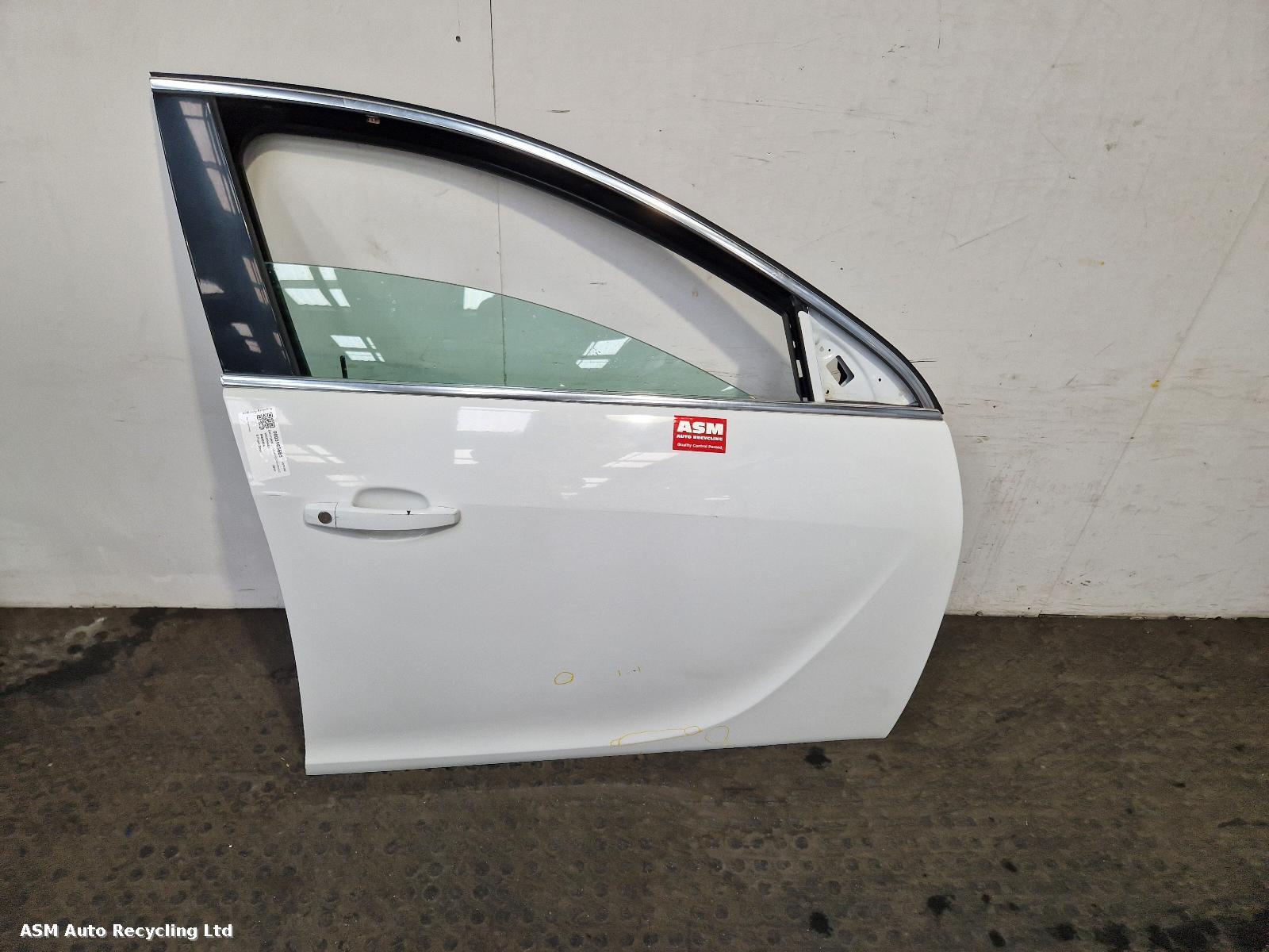 View Auto part R Front Door Vauxhall Insignia 2011