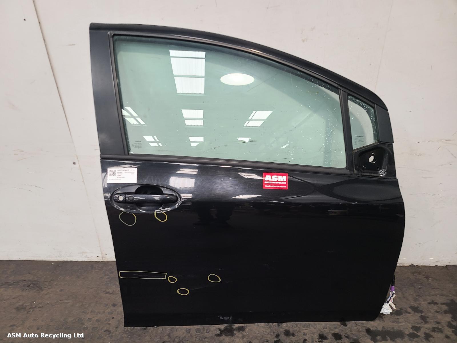 View Auto part R Front Door Toyota Yaris 2007