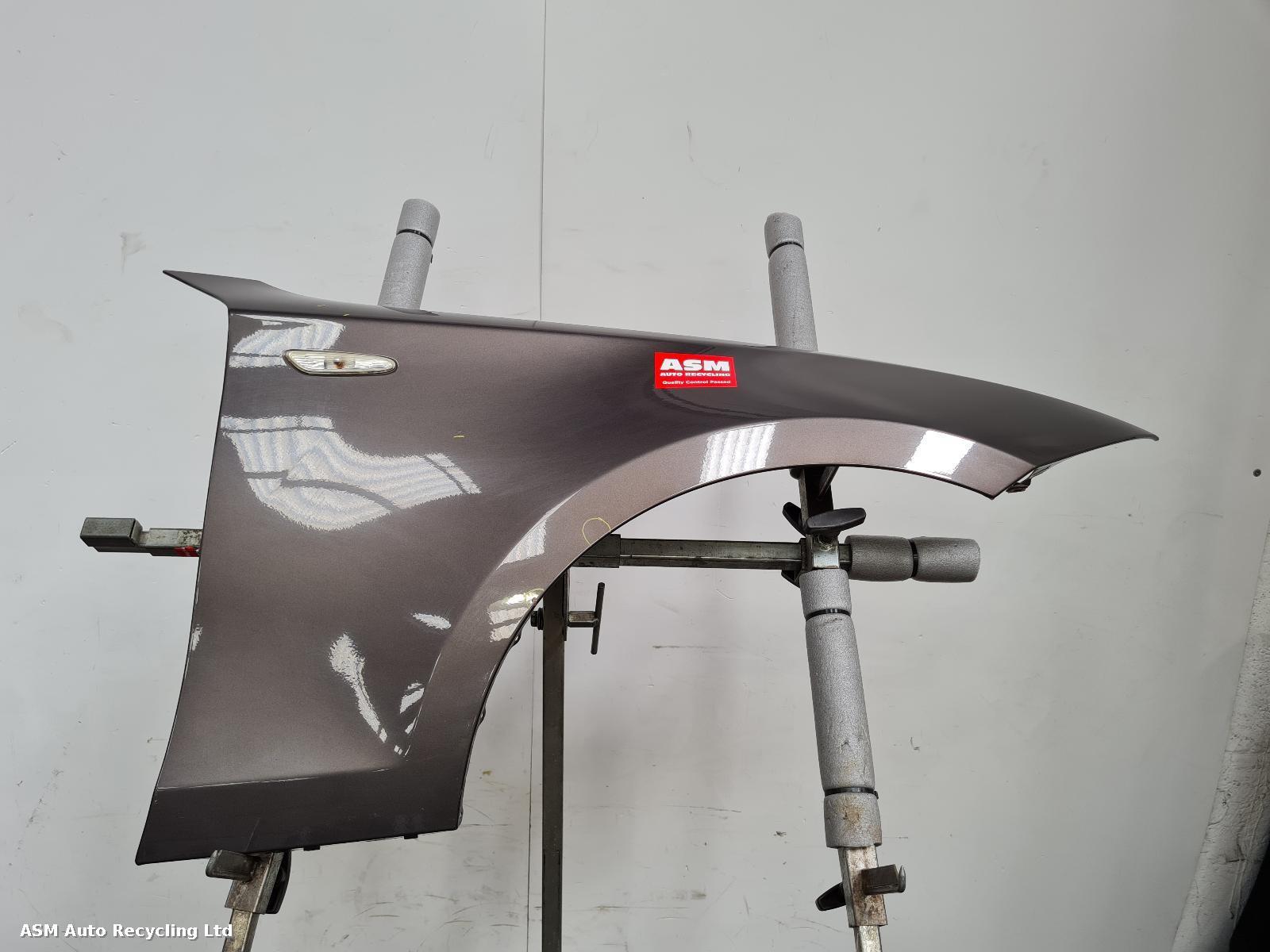 View Auto part R Wing Bmw 1 Series 2008