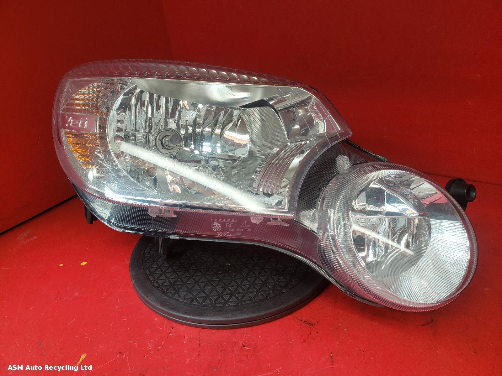 View Auto part R Headlamp Skoda Yeti 2011