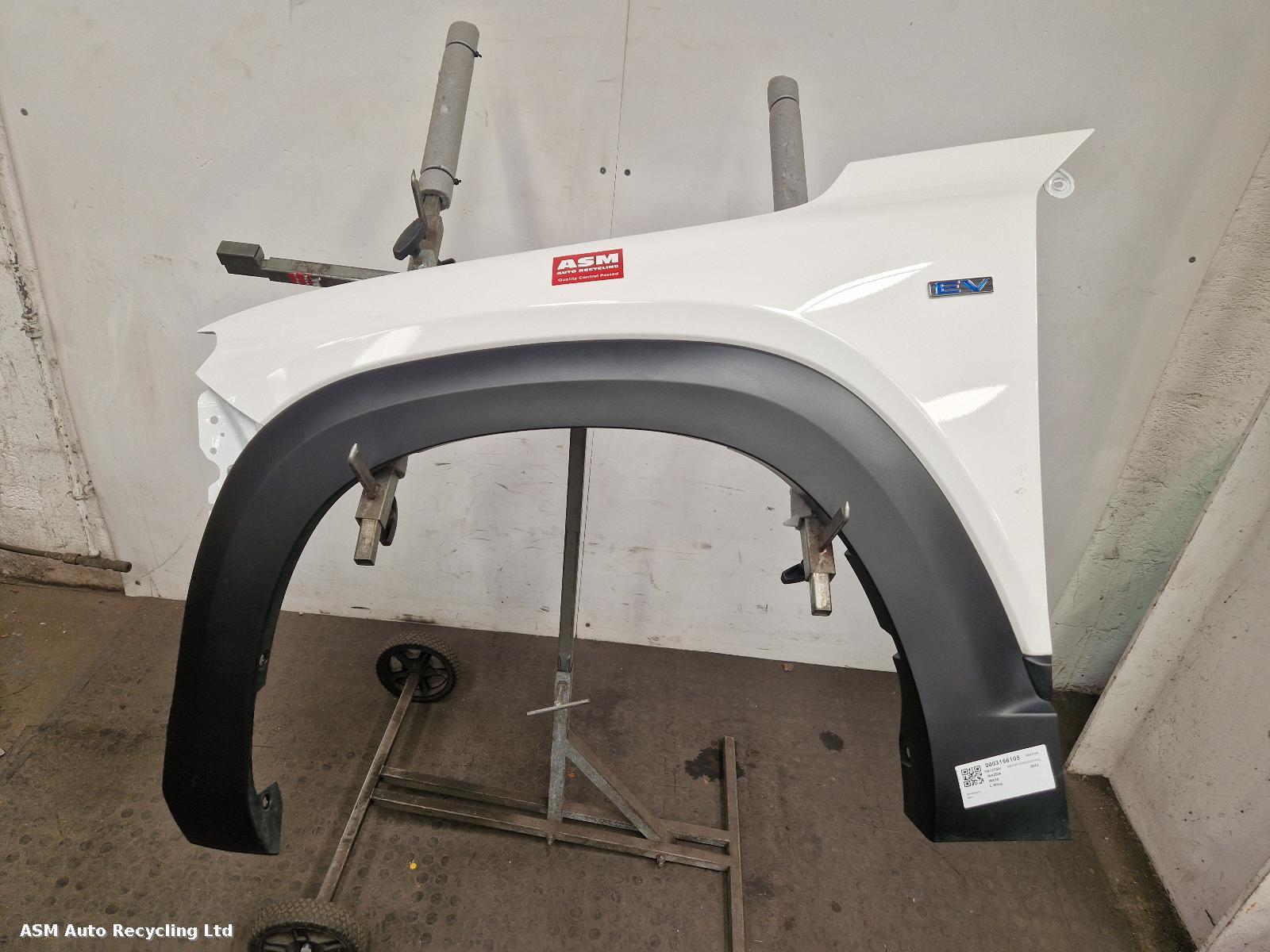View Auto part L Wing Mazda Mx30 2023
