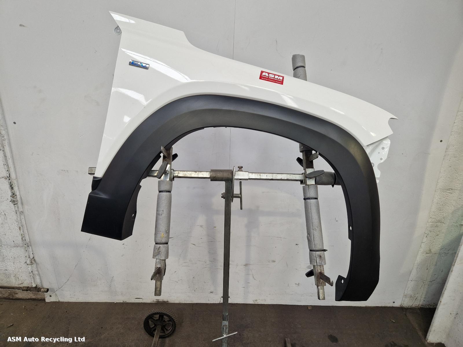 View Auto part R Wing Mazda Mx30 2023
