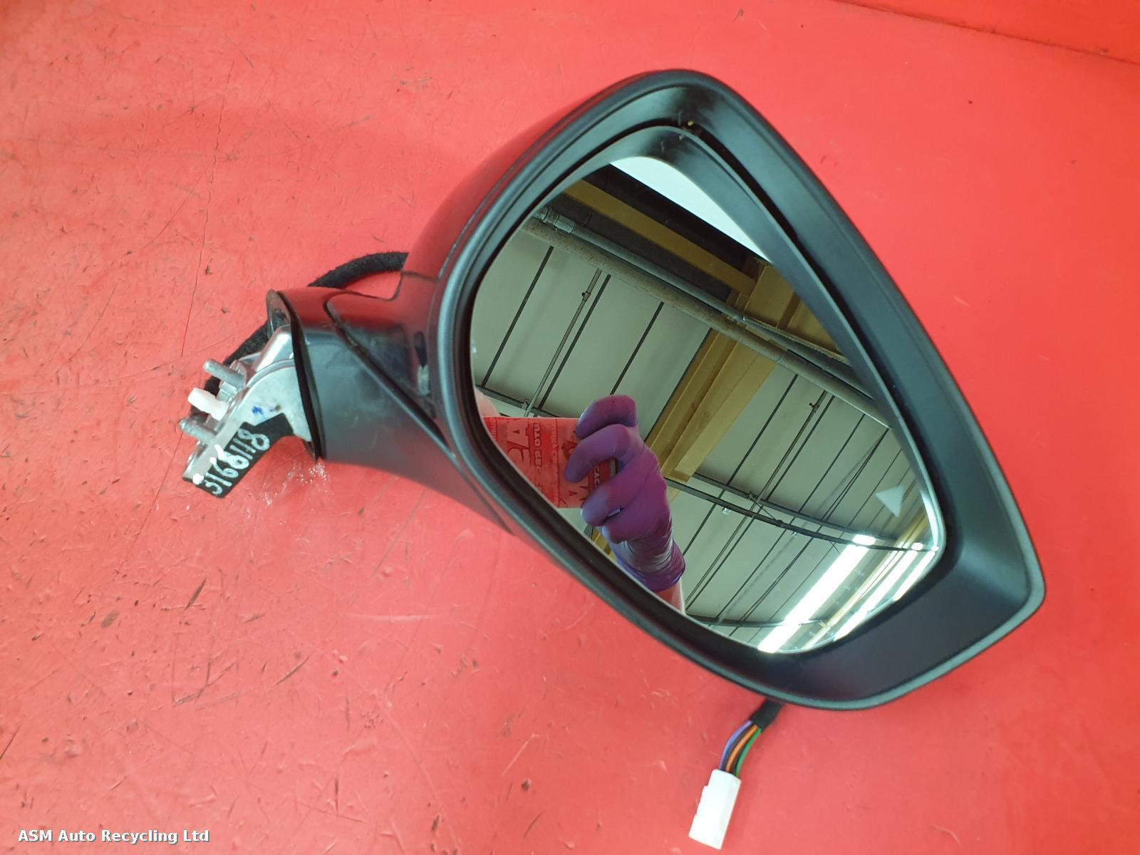 View Auto part R Door Mirror Mazda Mx30 2023
