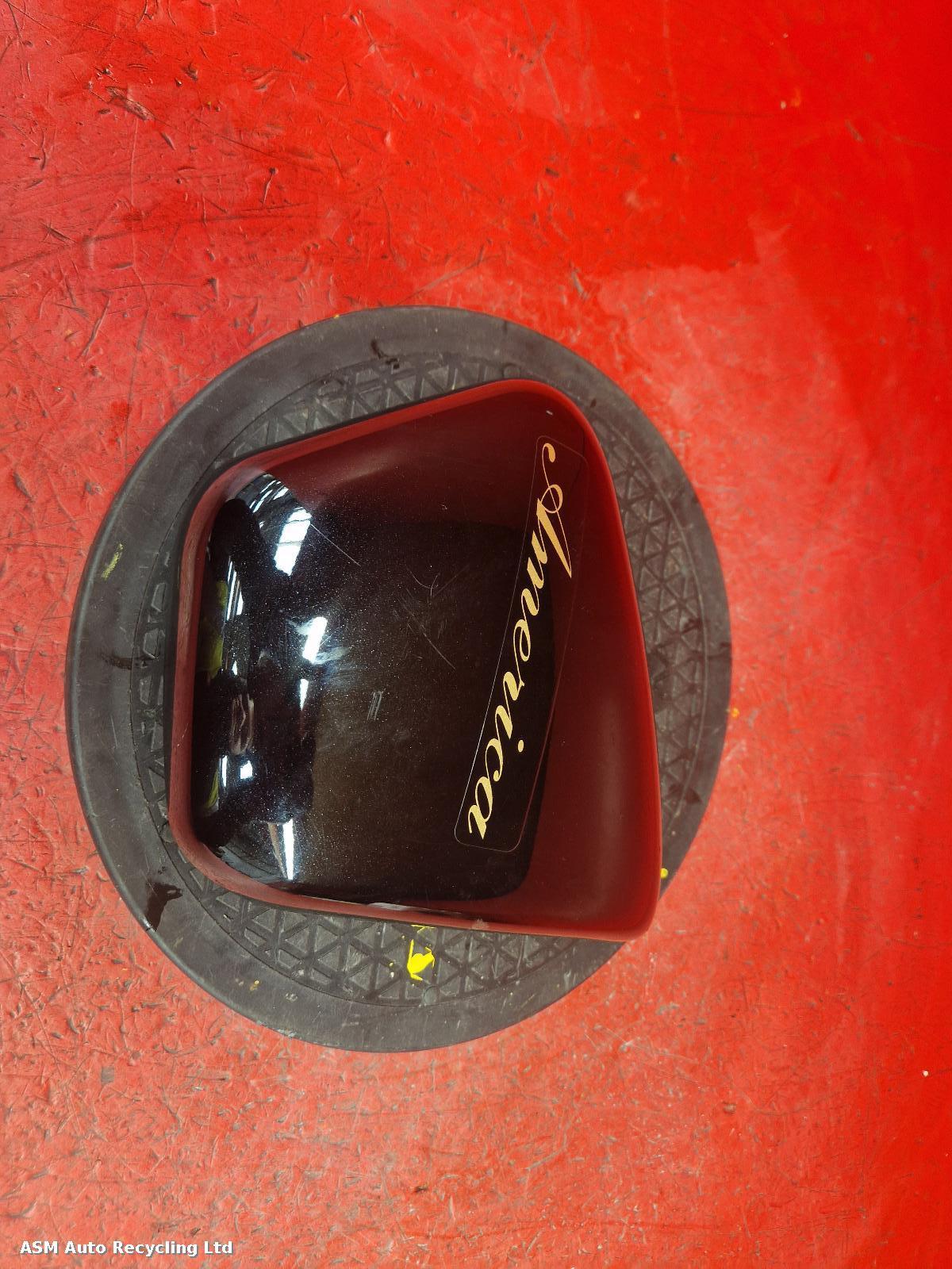 View Auto part Side Panel Right Triumph Bonneville America 2008