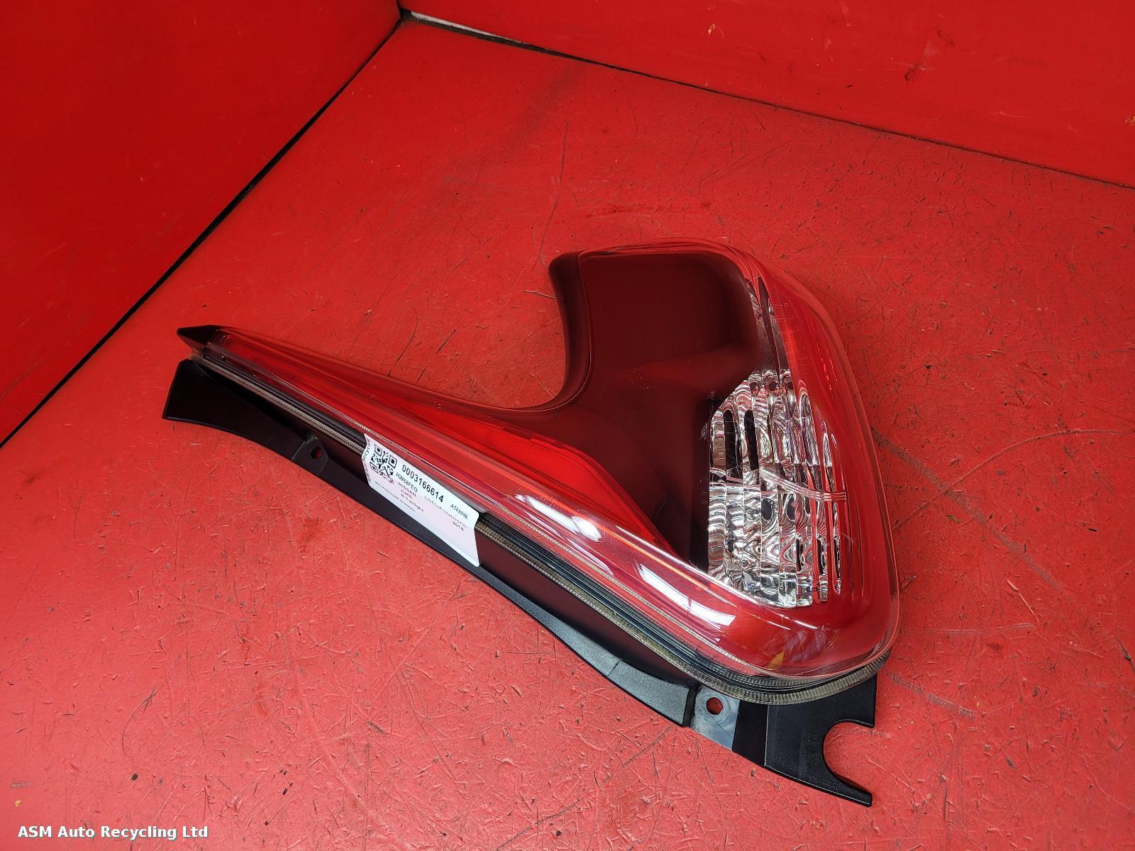 View Auto part R Taillight Nissan Juke 2018