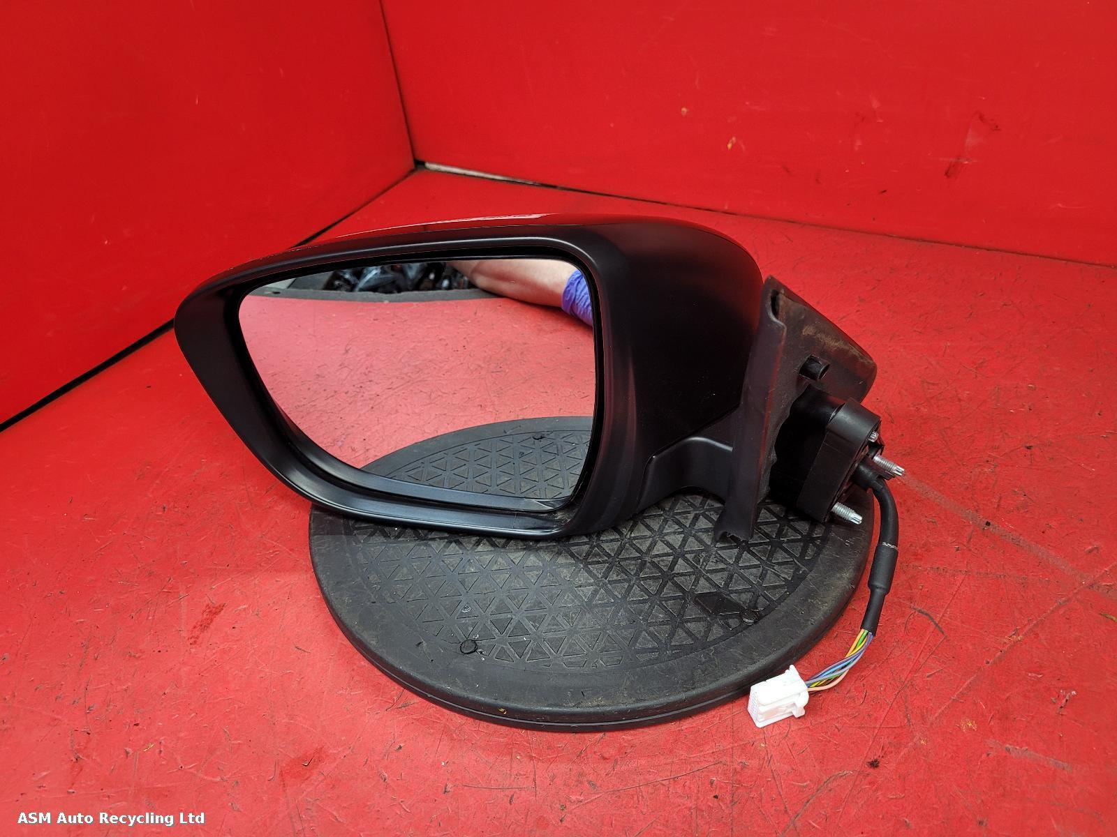 View Auto part L Door Mirror Nissan Juke 2018