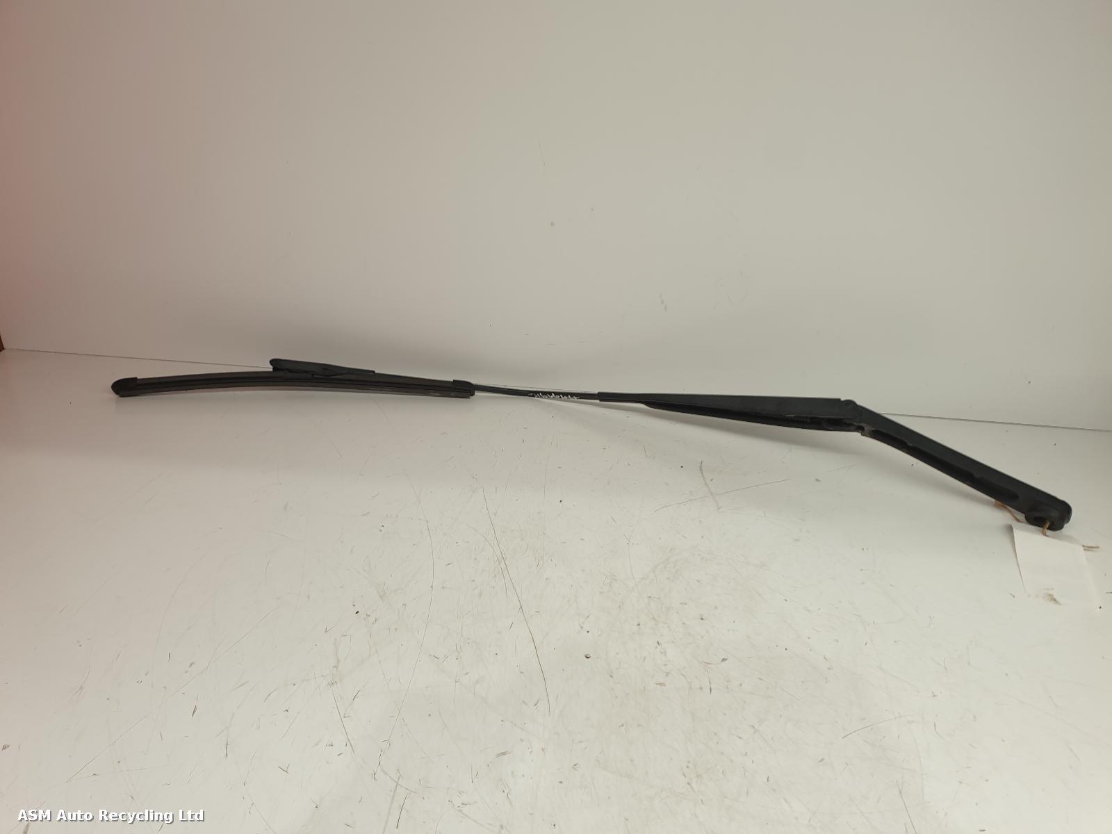 View Auto part Wiper Arm Nissan Juke 2018