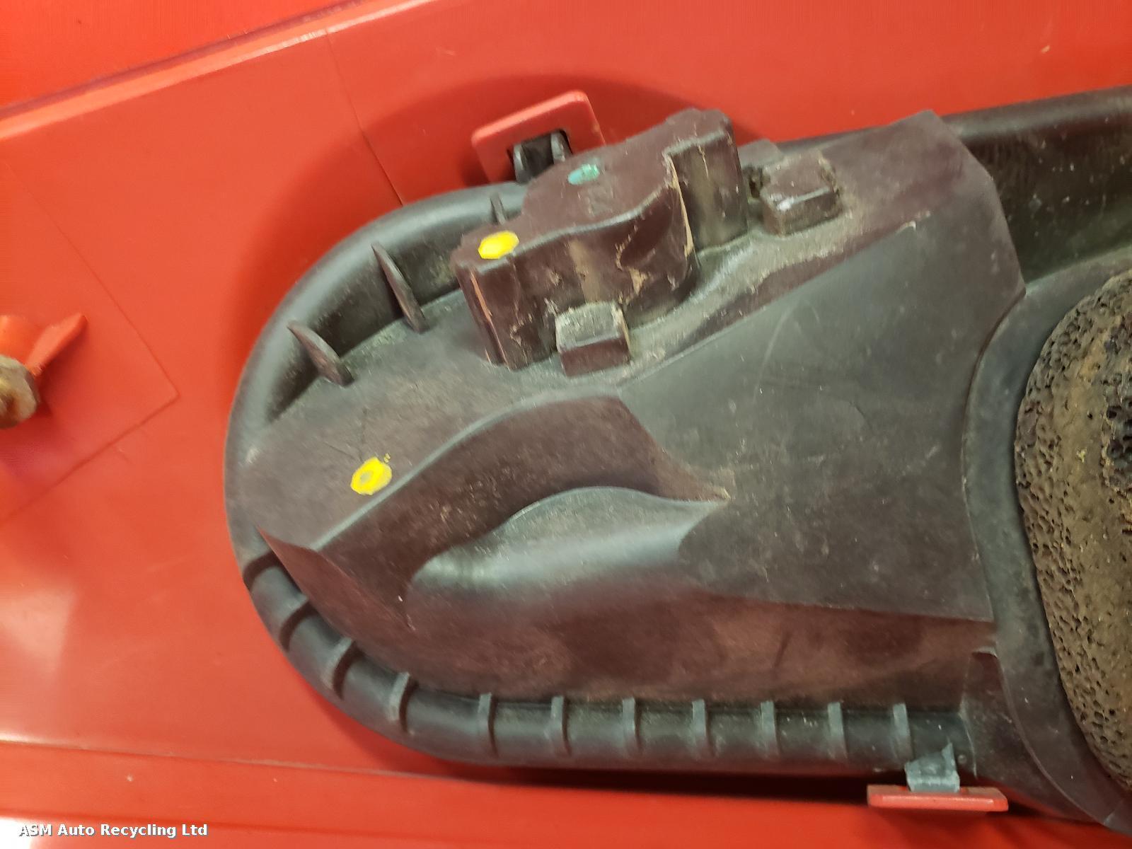 View Auto part L Taillight Peugeot 107 2006