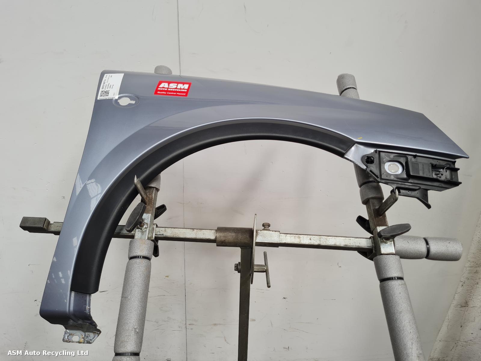 View Auto part R Wing Vauxhall Corsa 2004